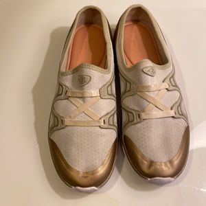 easy spirits women’s comfortable sneakers size 10M